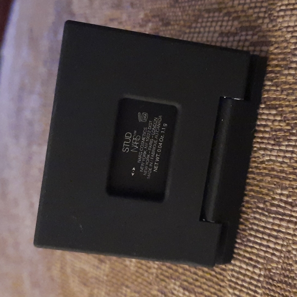 NARS Single Eyeshadow in Stud - Picture 2 of 4